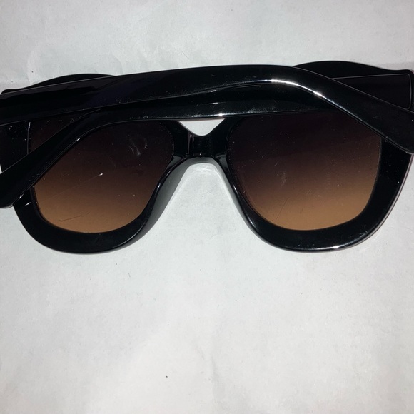 Oversized Cat Eye sunglasses - Picture 3 of 3